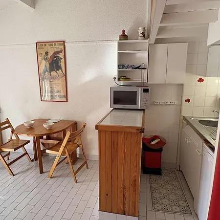 Pavillon Climatise Avec Terrasse Et Piscine Collective - Gn180-038