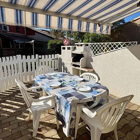 Pavillon Climatise Avec Terrasse Et Piscine Collective - Gn180-038 Villa *